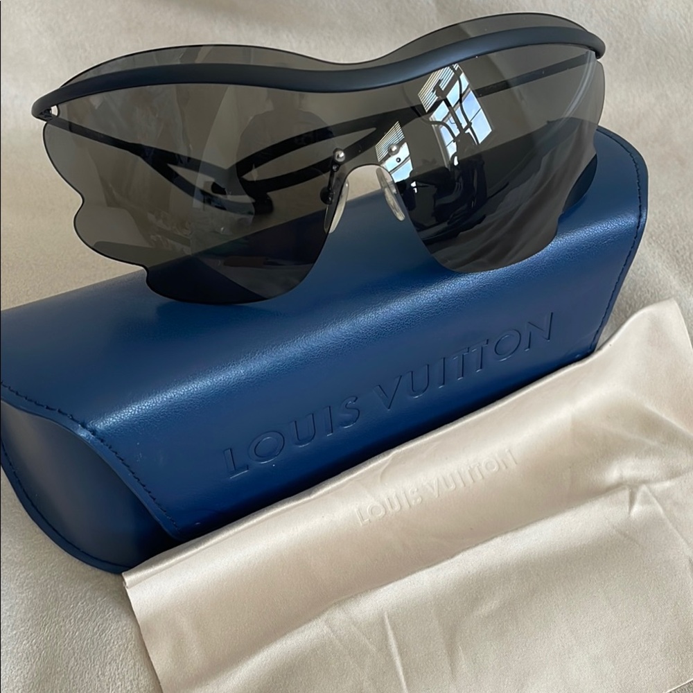 Louis Vuitton Black Sunglasses